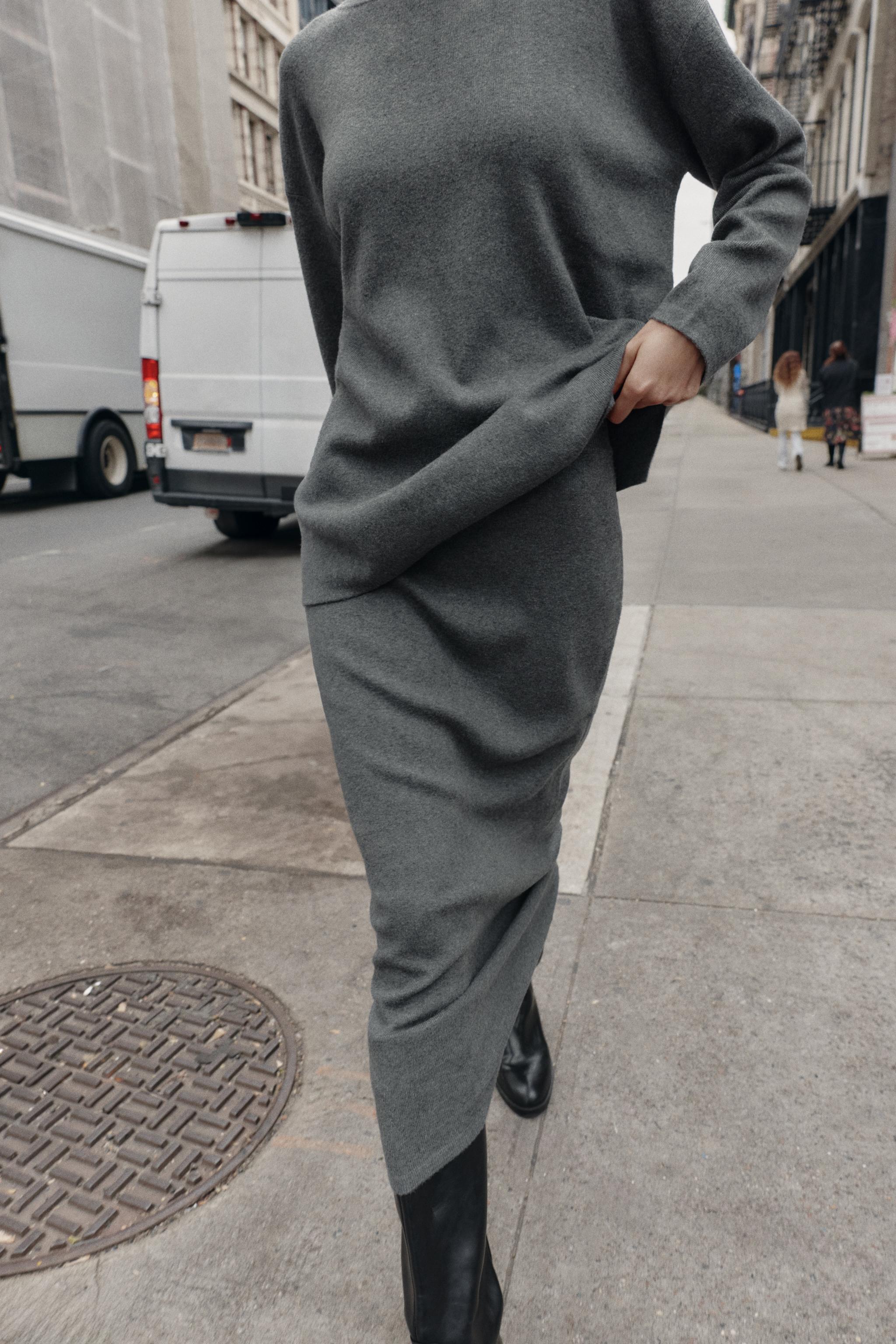 JUPE MI-LONGUE EN MAILLETTE LISSE TOUCHER DOUX